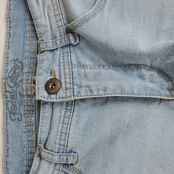 Faded Glory Women's Light Wash Frayed Edge Cuffed Denim Shorts - Picture 3 of 8